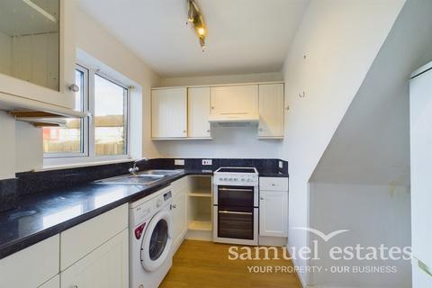 1 bedroom terraced house to rent, Sycamore Gardens, Colliers Wood, CR4