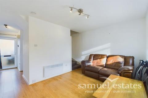 1 bedroom terraced house to rent, Sycamore Gardens, Colliers Wood, CR4