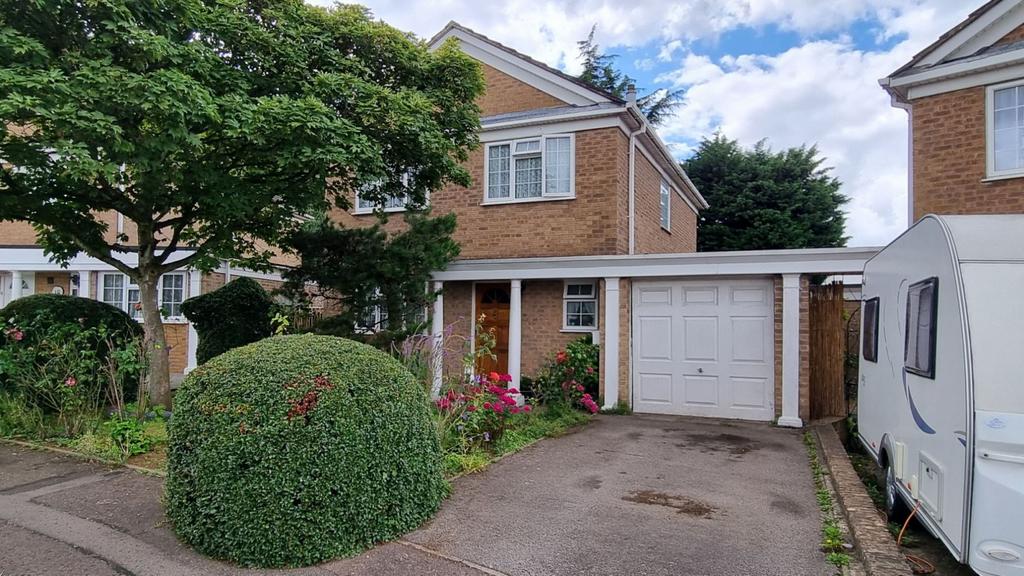 Conyngham Road, Meadowfields, Northampton NN3 9TA 4 bed detached house