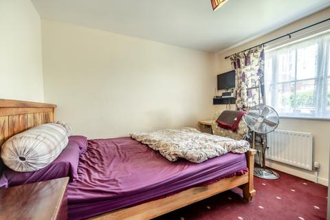 7 Cedar Drive, Chesham, HP5 2GW