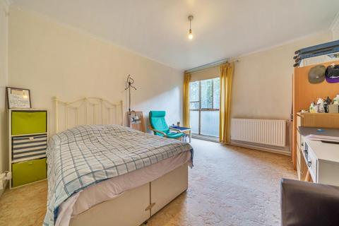 Flat 19, Winchester House Hallfield Estate, London, W2 6EA