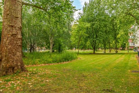 Flat 19, Winchester House Hallfield Estate, London, W2 6EA