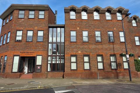 2 bedroom apartment for sale - Kingsbridge House, Marsh Road, Pinner
