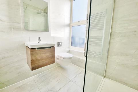 2 bedroom apartment for sale, Kingsbridge House, Marsh Road, Pinner