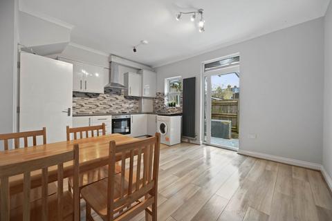 4 bedroom terraced house to rent, Galloway Road, Shepherds Bush, London, W12 0PH