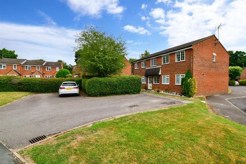 3 Woodhatch, Southwater, Horsham, RH13 9TU