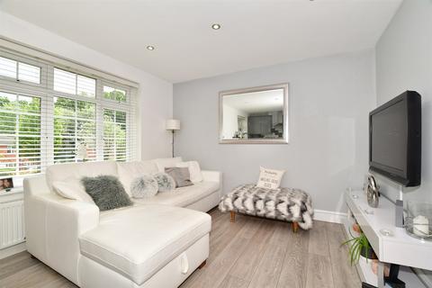 3 Woodhatch, Southwater, Horsham, RH13 9TU