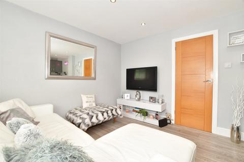 3 Woodhatch, Southwater, Horsham, RH13 9TU
