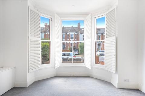 2 bedroom flat to rent, Winchester Avenue, London