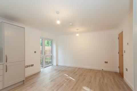 2 bedroom flat for sale, 2 Cavell Court, Woodbridge, IP12 1FR
