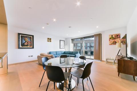 2 bedroom flat to rent, Legacy Building, Embassy Gardens, London, SW11