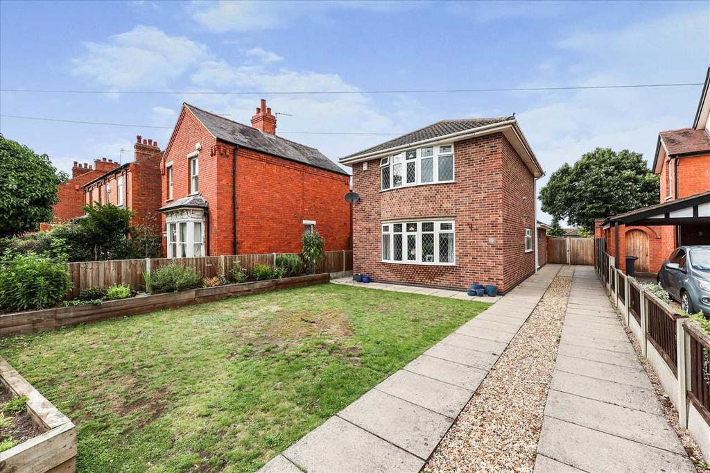 Doddington Road, Lincoln 3 bed detached house for sale £340,000