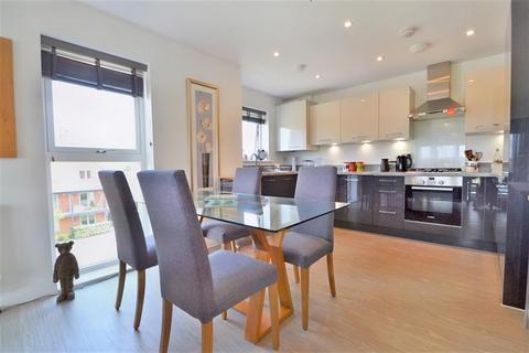 2 bedroom flat for sale, Winchester