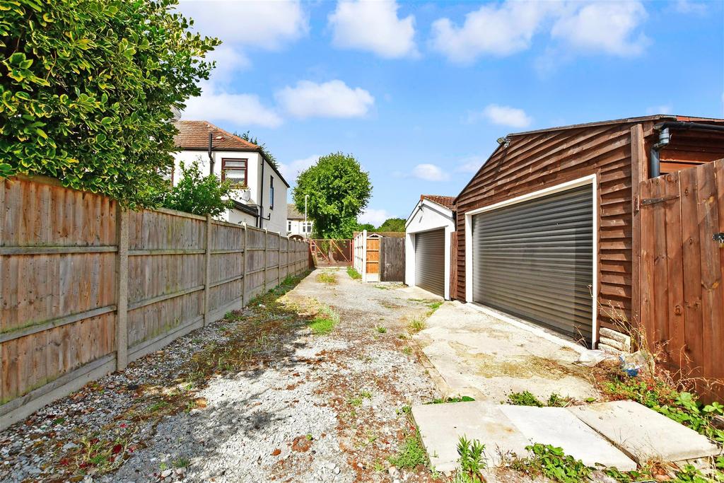 Driveway/Parking