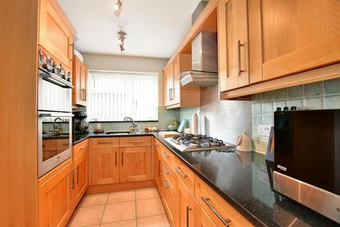 3 Beulah Road, Hornchurch, RM12 4YR