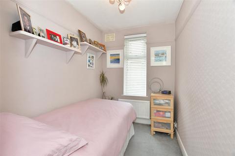 3 Beulah Road, Hornchurch, RM12 4YR