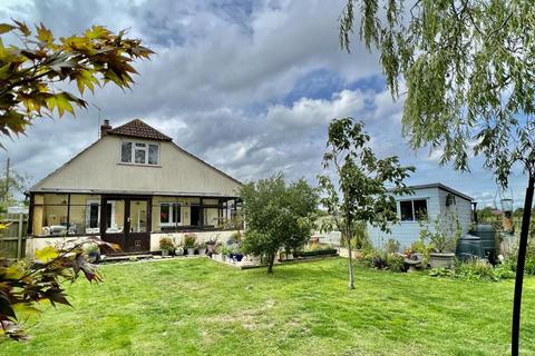 4 bedroom bungalow for sale, Sopley, Christchurch, BH23 7BE
