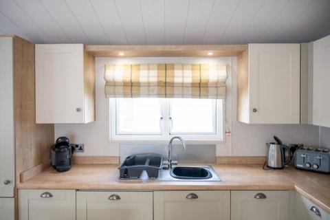 2 bedroom lodge for sale - Broadland Sands Holiday Park, Corton NR32