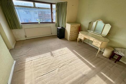 12 Radley Avenue, Ilford, IG3 9DA