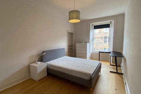 2 bedroom flat to rent, Montague Street, Newington, Edinburgh, EH8