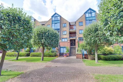 72 Riverdene Place, Southampton, SO18 1UH
