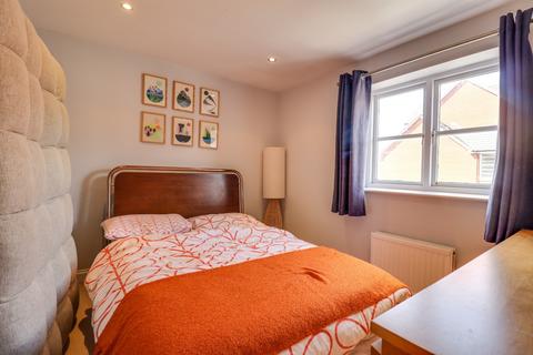 72 Riverdene Place, Southampton, SO18 1UH