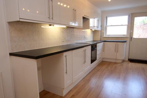 2 bedroom end of terrace house to rent, The Suffolks