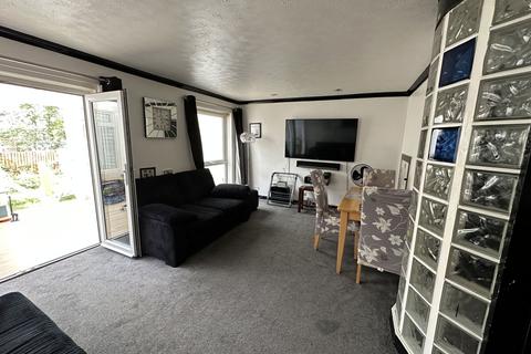 102 Wolf Lane, Windsor, SL4 4YZ