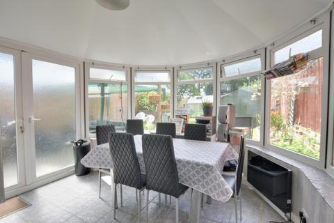 3 Warren Drive, Crawley, RH11 0DS