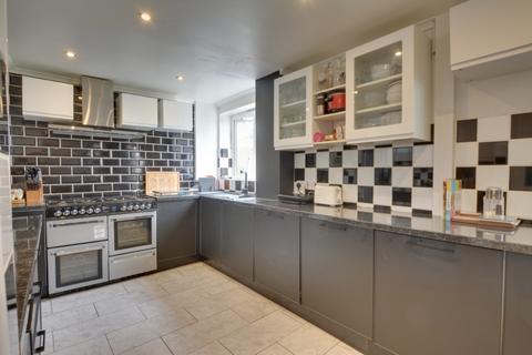 3 Warren Drive, Crawley, RH11 0DS