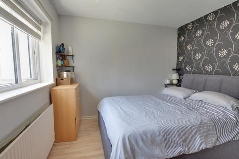 3 Warren Drive, Crawley, RH11 0DS