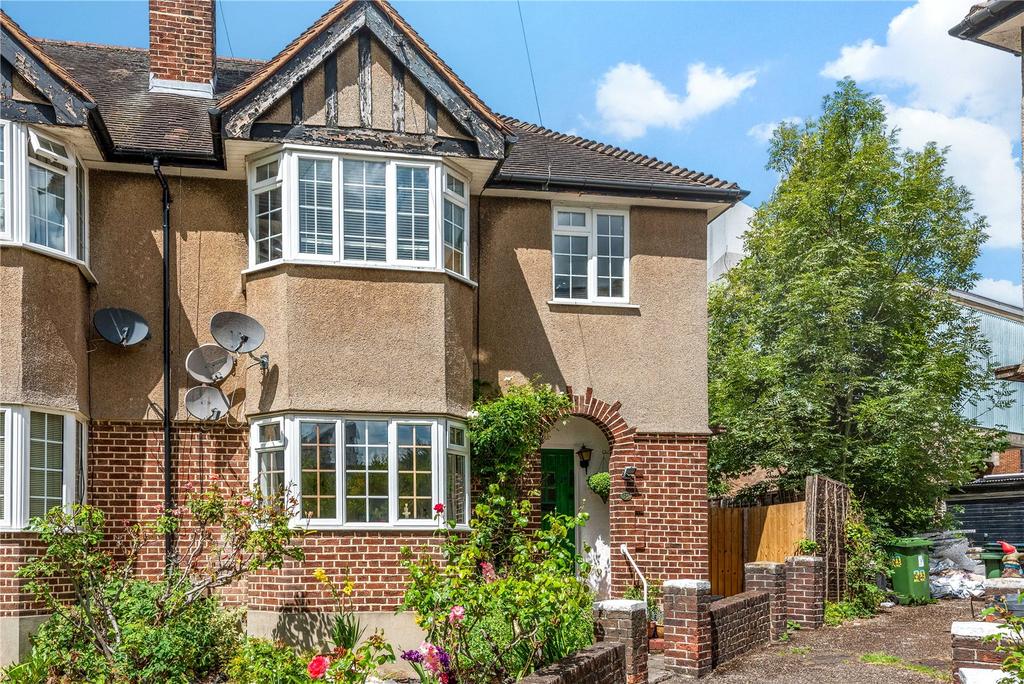 Ethelbert Close, Bromley, Kent, BR1 2 bed for sale £400,000