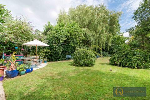 67 Copthorne Road, Leatherhead, KT22 7EE