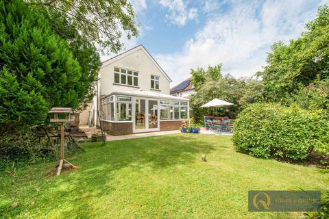 67 Copthorne Road, Leatherhead, KT22 7EE