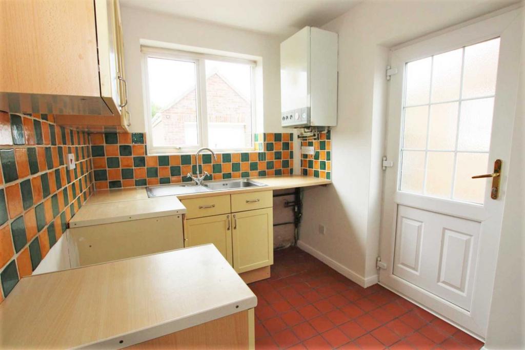 Drayton Wood Road, Norwich NR6 3 bed semidetached house £1,100 pcm