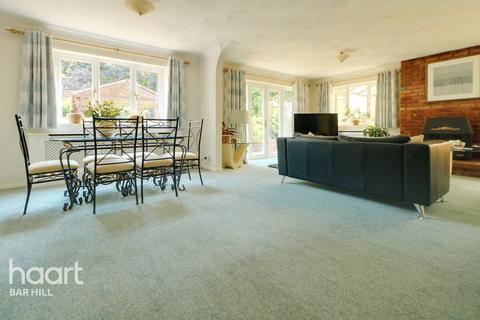 13 The Fairway, Bar Hill, Cambridge, CB23 8SR