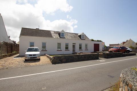 Oatlands Lane, St Sampson's, Guernsey, GY2