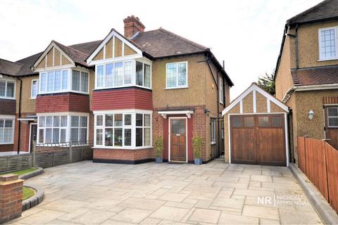 4 Newbolt Avenue, Cheam, Sutton, SM3 8EE