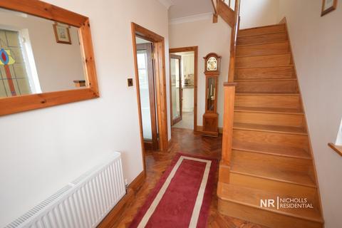 4 Newbolt Avenue, Cheam, Sutton, SM3 8EE