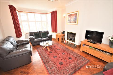 4 Newbolt Avenue, Cheam, Sutton, SM3 8EE