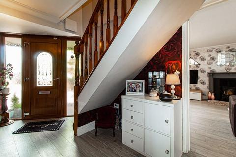 6 bedroom detached house for sale, Wittem Road, Canvey Island