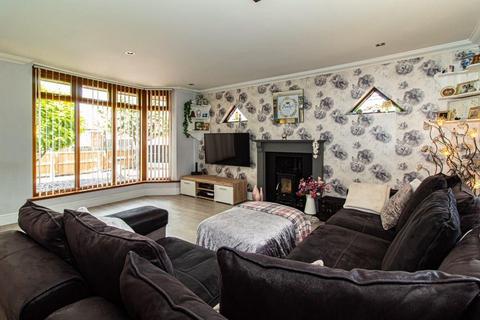 6 bedroom detached house for sale, Wittem Road, Canvey Island