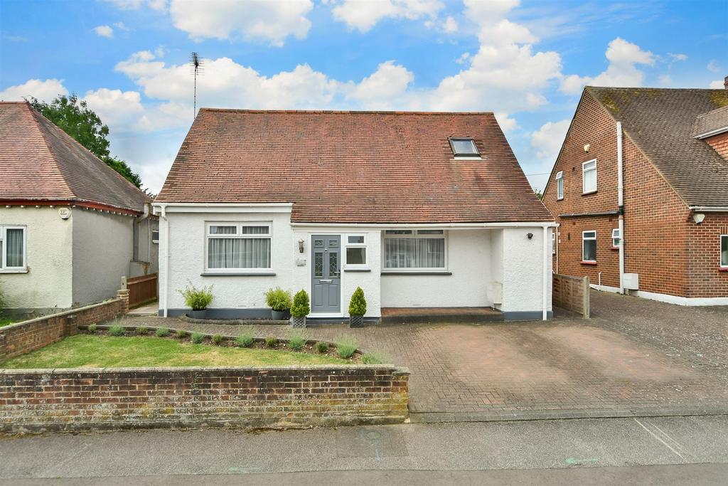 Herbert Road, Rainham, Gillingham, Kent 4 bed chalet for sale £500,000