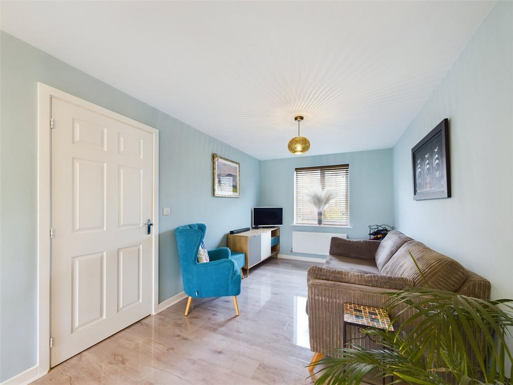 Fairford Road, Cheltenham, Gloucestershire, GL52 4 bed semidetached