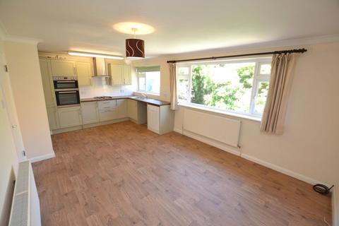 4 bedroom terraced house to rent, Chapel Court, CM12