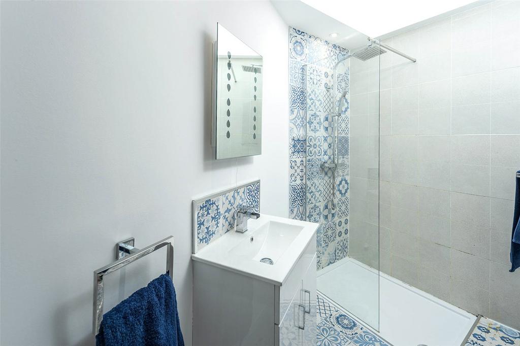 Fanily Bathroom