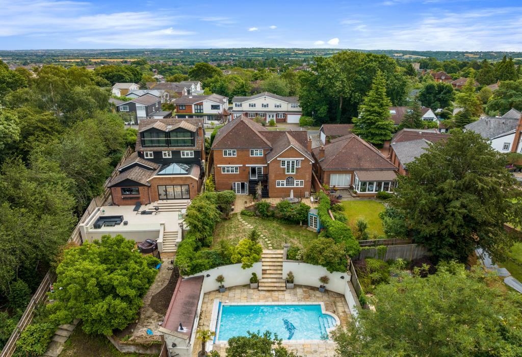 Portland House, Baldwins Hill, Loughton, Essex 5 bed detached house for