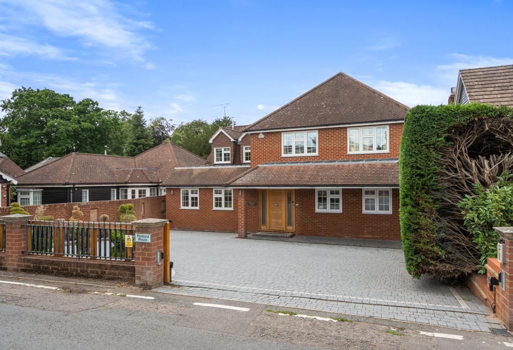 Portland House, Baldwins Hill, Loughton, Essex 5 bed detached house for