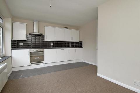 1 bedroom apartment to rent, Kneller Road, Twickenham, TW2