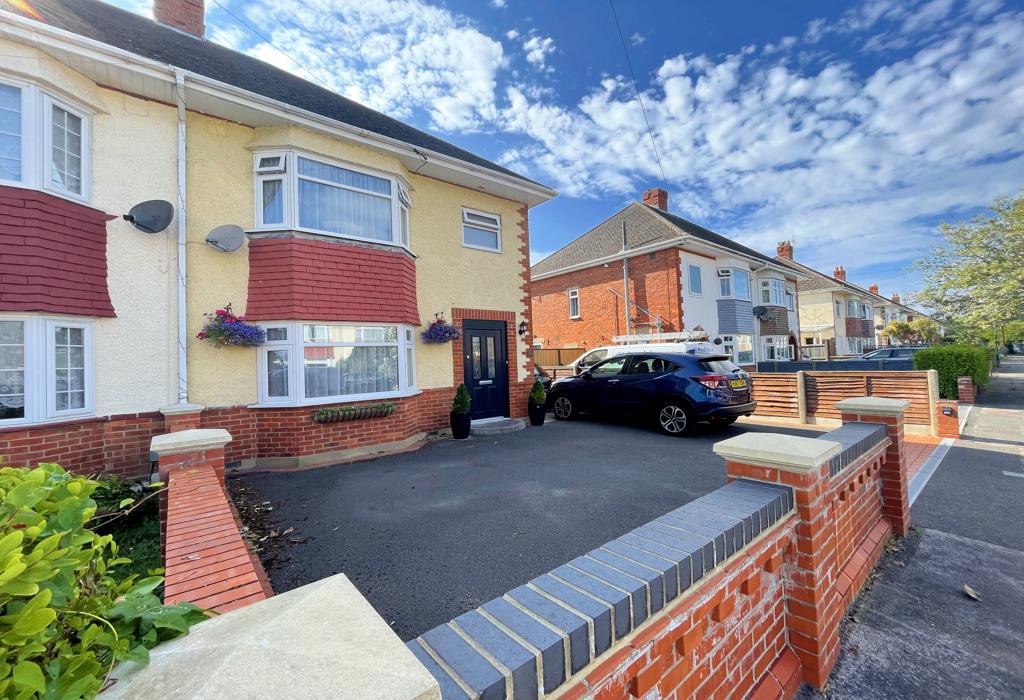 Castleton Avenue, Bournemouth, Dorset 3 bed semidetached house for